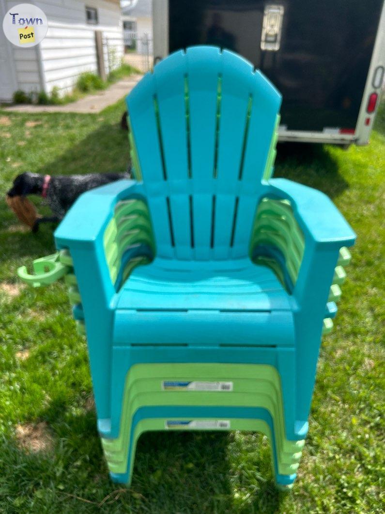 Photo of URGENT moving NEW lawn chairs and patio set