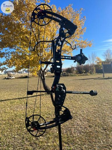 Photo of Bowtech CP28 Compound Bow (60Lb Limbs) - 1