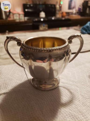 Photo of silver platter/creamer/sugar bowl - 2