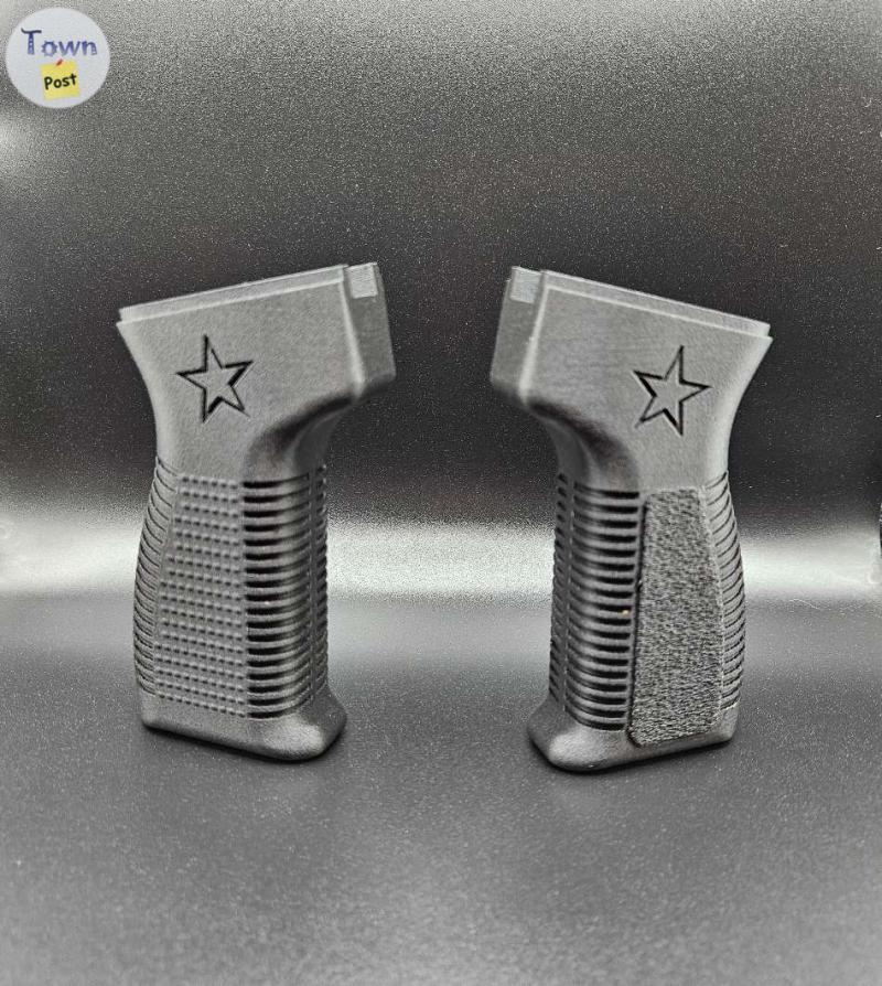 Photo of Custom Type 81 Grips