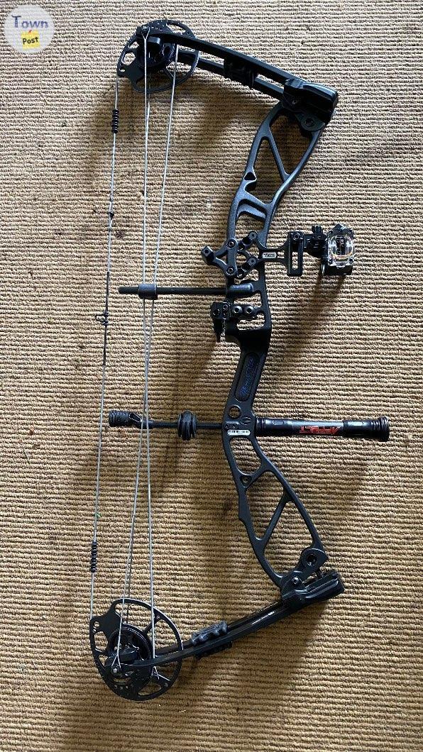 Photo of Elite Basin 70lb compund bow package. 