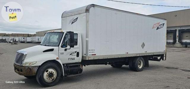 Photo of 2005 International 4300 