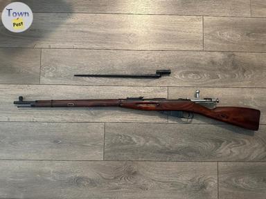 Photo of Excellent Rare all matching including bayonet 1942 Soviet Union izhevsk Mosin Nagant 91/30 Round Receiver - 1