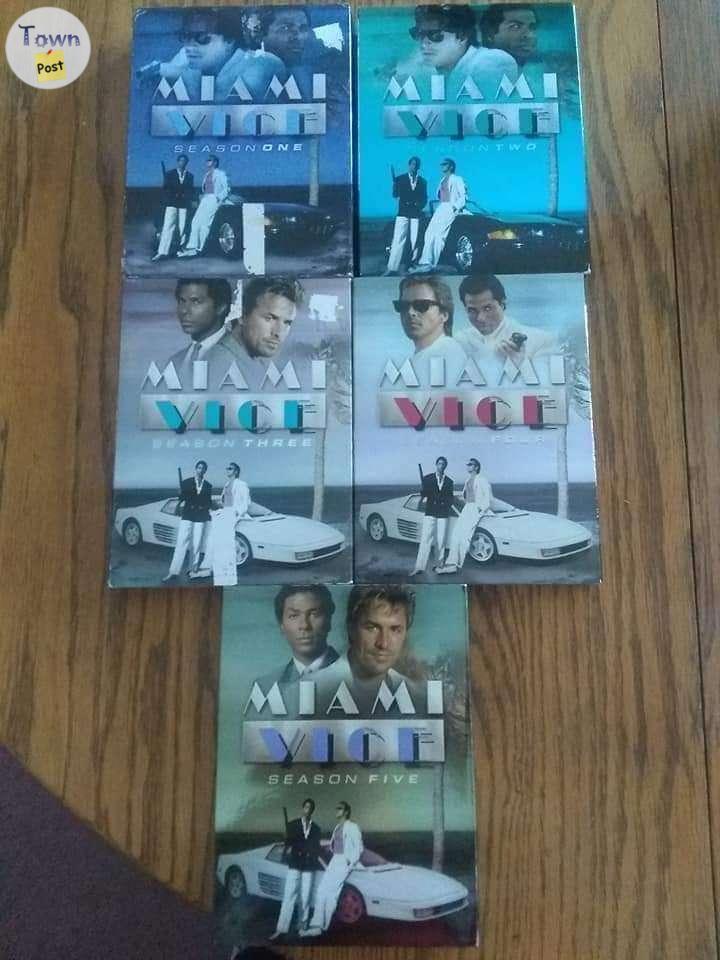 Photo of Miami Vice tv show on DVD 