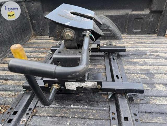 Photo of 5 wheel Trailer Hitch 