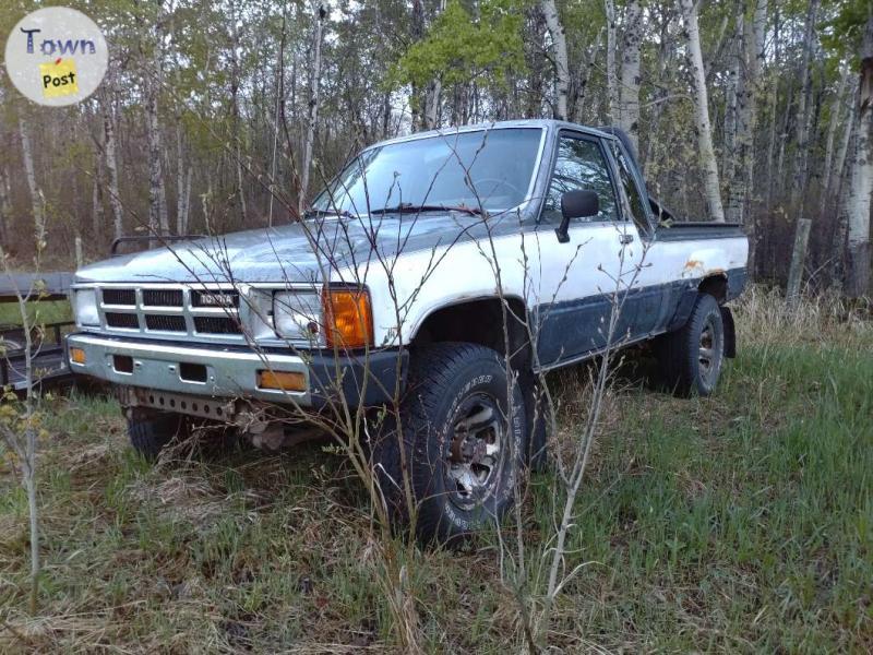 Photo of Toyota pickup 1985