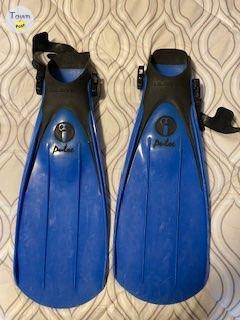 Photo of Mens Large U.S. Diver dive fins