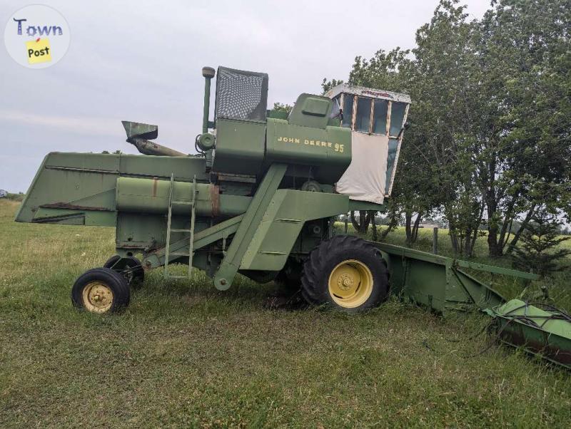 Photo of John Deere 95 Gasoline Combine