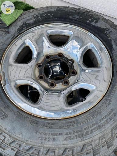 Photo of 8 bolt 17 inch Dodge rims  - 1