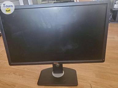 Photo of 2 Dell P2412H 24" monitors - 2