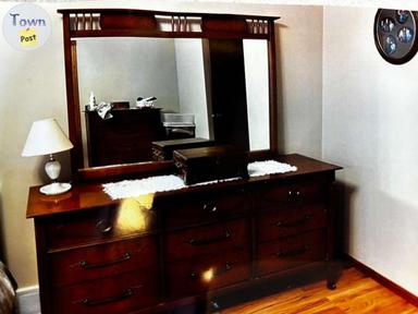 Photo of Queen Bedroom Furniture - 1