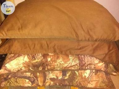 Photo of 2 twin comforters with pillow cases/covers  - 2