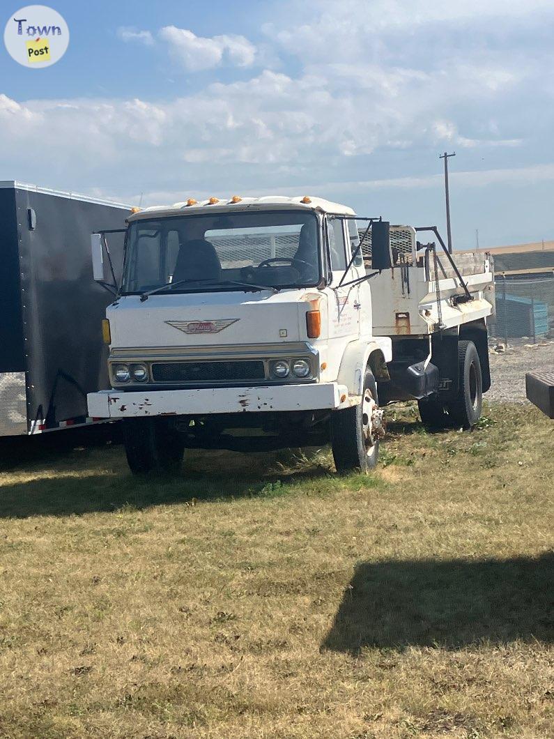 Photo of 1981 HINO CAB OVER GRAVEL TRUCK