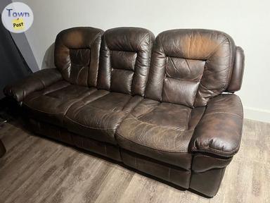 Photo of Reclining Sofa For Grabs - 2