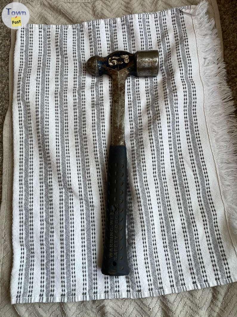 Photo of 2lbs ball peen hammer