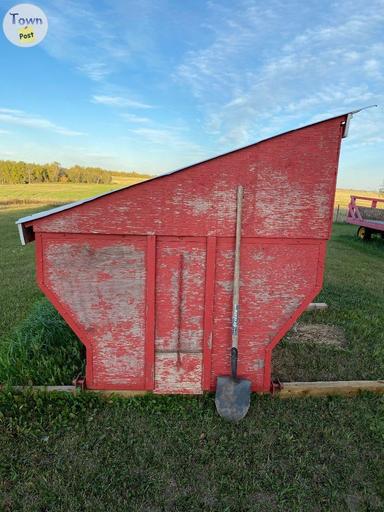 Photo of Feed/Grain box - 1