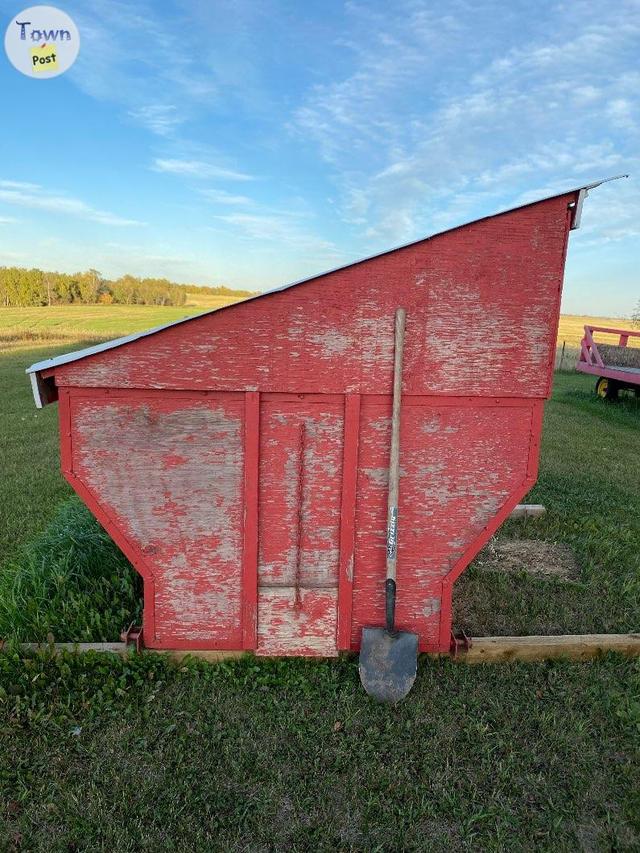 Photo of Feed/Grain box