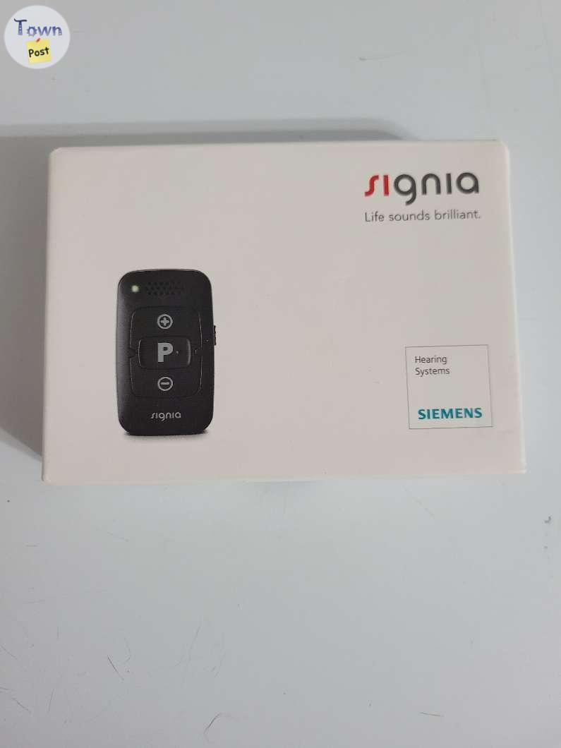 Photo of Siemens Signia Mini Pocket Remote for Hearing Aids Like New