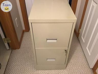 Photo of Locking file cabinet - 1