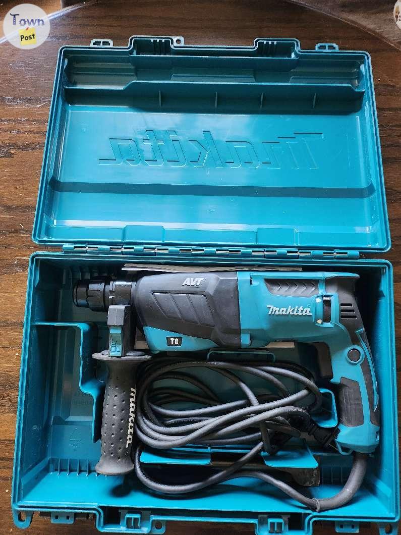 Photo of Makita HR2631F Rotary Hammer Drill with Case and Chisel - Lightly Used