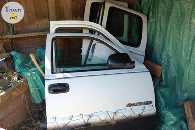 Photo of Silverado Sierra 99-06 doors. Extended cab. Reasonable offers - 2