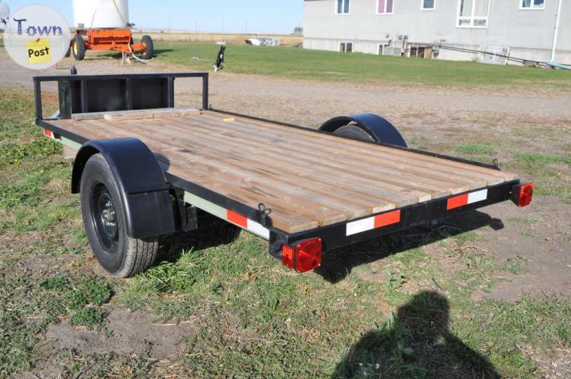 Photo of Trailer, flat-deck, hauls ATV, 2 motorcycles, lawn tractor