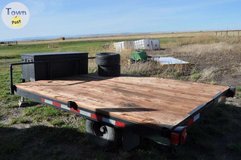 Photo of Trailer, flat-deck, hauls ATV, 2 motorcycles, lawn tractor