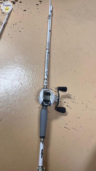 Photo of Johnny Morris 7’ CarbonLite Casting Rod and Baitcast Reel combo - 1