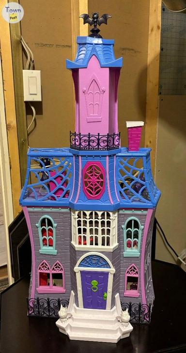 Photo of Vampirina Scare B&B Playset  - 2