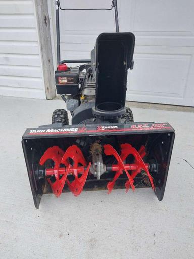 Photo of Snowblower in new condition! - 2