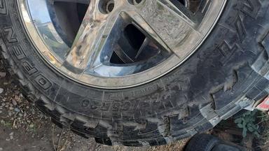 Photo of Dodge Toyo winter tires on rims - 2