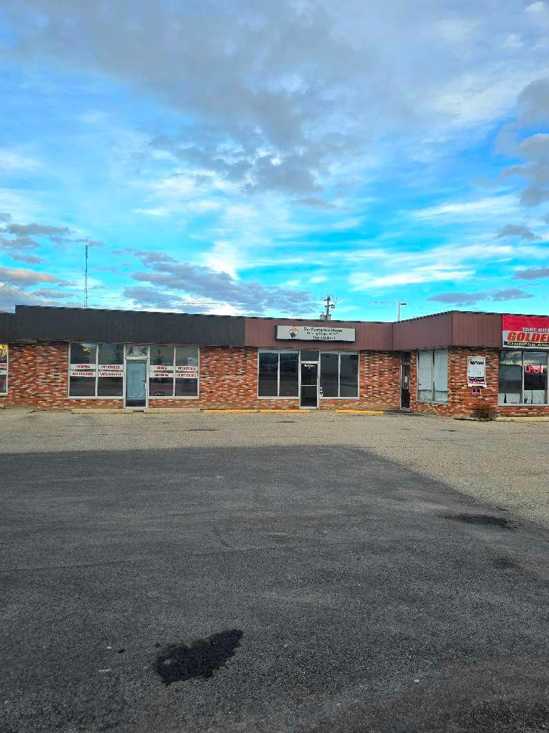 Photo of Highway frontage Commercial Building 