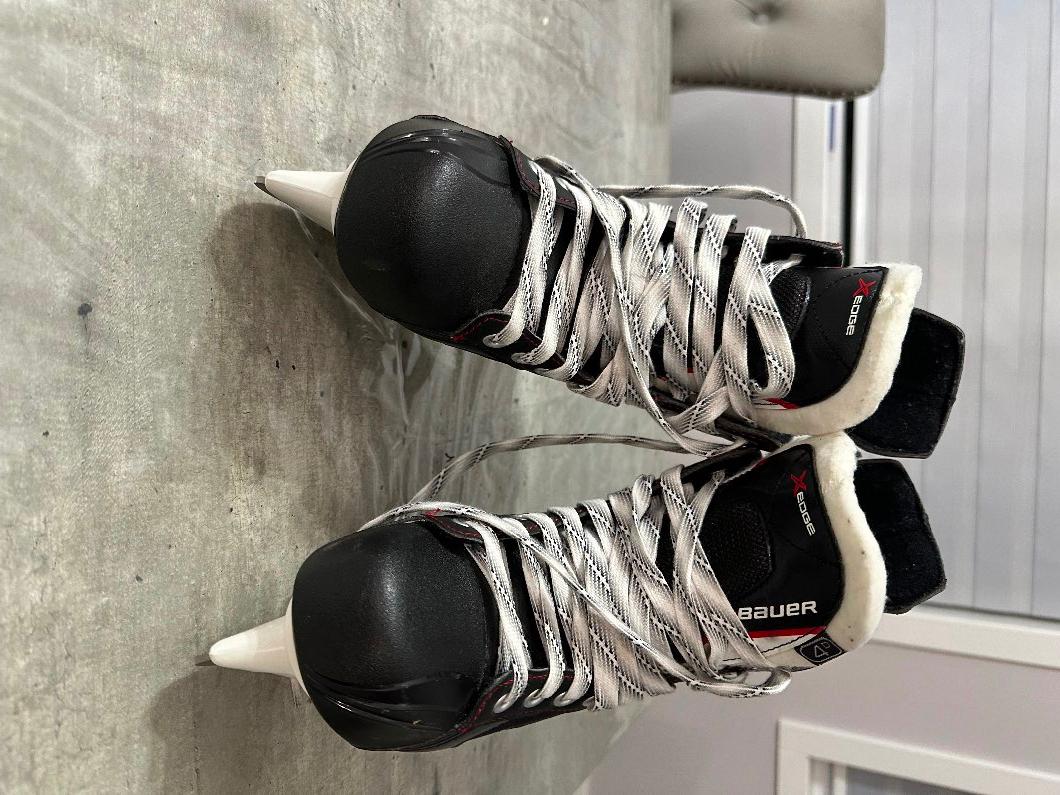 Photo of Boys hockey skates size 5