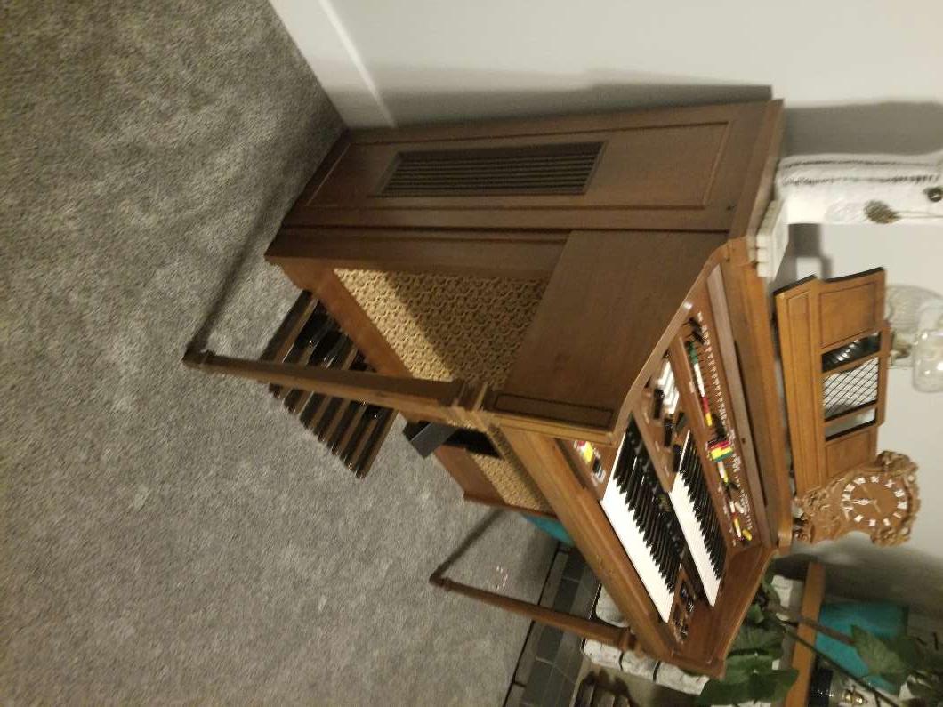 Photo of Antique piano