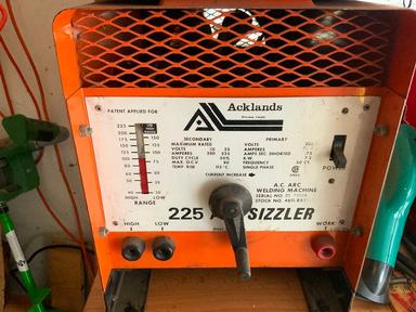 Photo of Acklands 225 sizzler stick welder - 1