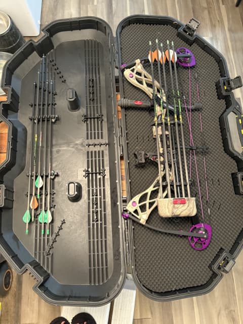 Photo of Carbon Rose Women’s Bow