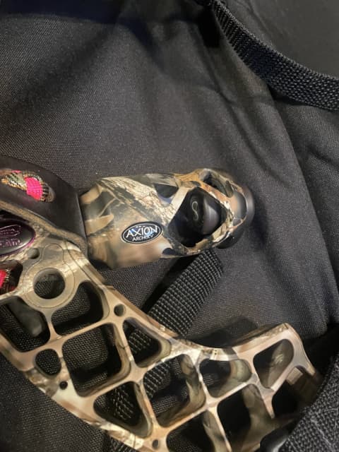 Mathews Jewel Compound Bow - 8 - 1754063562471_IMG_3178