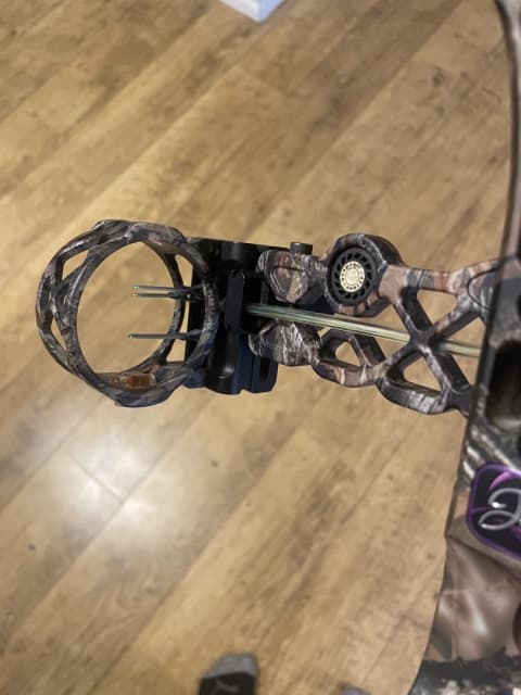 Mathews Jewel Compound Bow - 5 - 1754063562471_IMG_3180