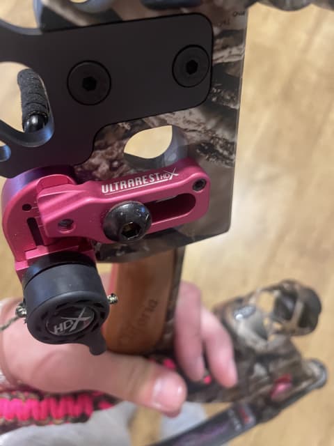 Mathews Jewel Compound Bow - 7 - 1754063562471_IMG_3183