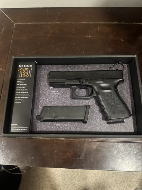 Photo of Tokyo Marui Glock 19