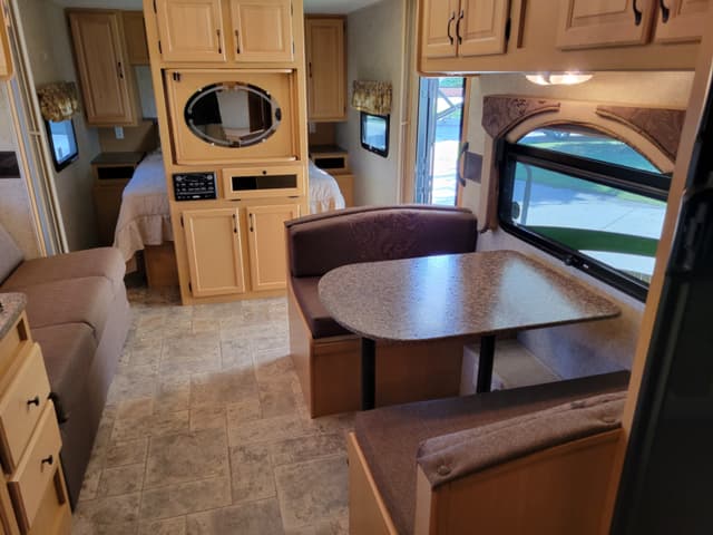 Everlite 31-BHS Travel Trailer - 8 - 1743536707163_20220901_133006